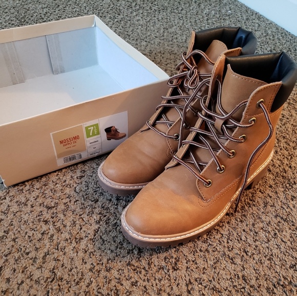 Footwear - Picture 1 of 3